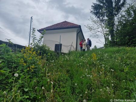 Poškodovan zid na pokopališču Sela pri Kamniku (2)